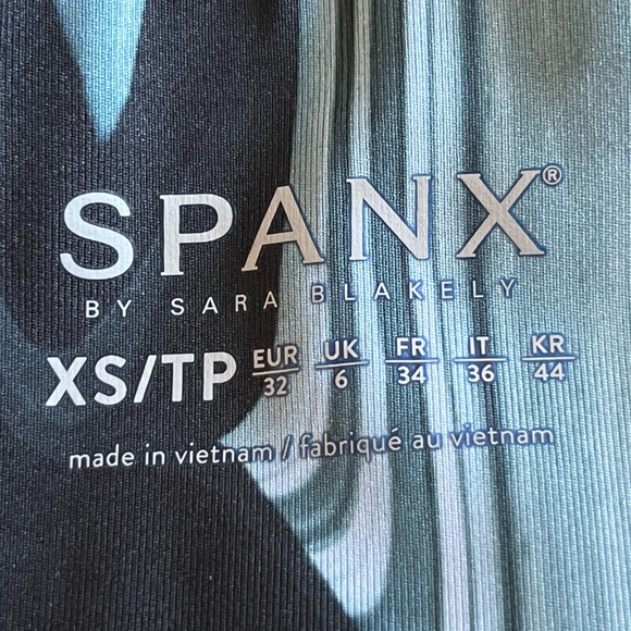 NWT SPANX XS Blue Marble Swirl Leggings High Rise 7/8 Booty Boost 🍑 - Picture 10 of 10